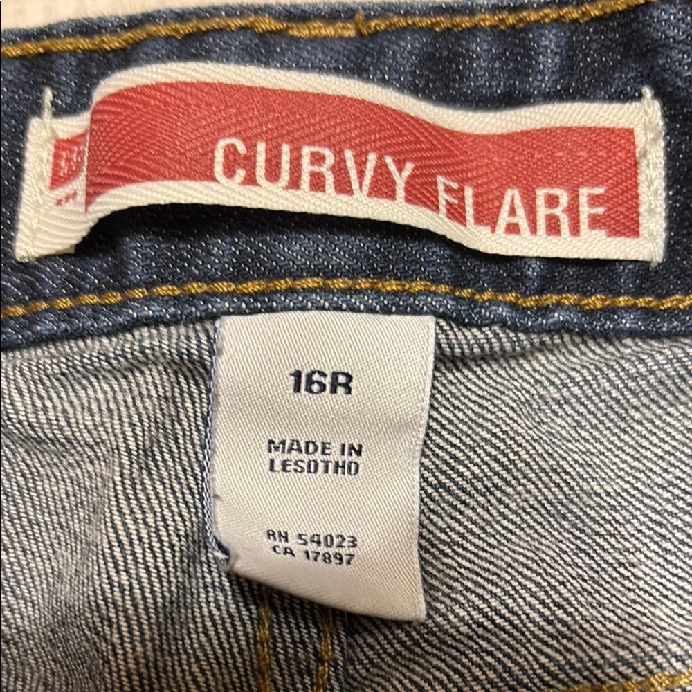 GAP Curvy Flare Jeans 16R
Measurements in pics